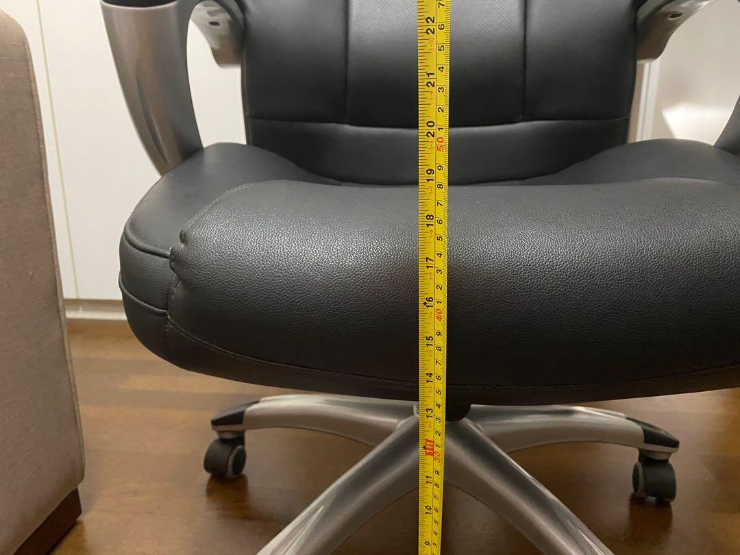 High back comfortable office chair, Furniture & Home Living, Furniture