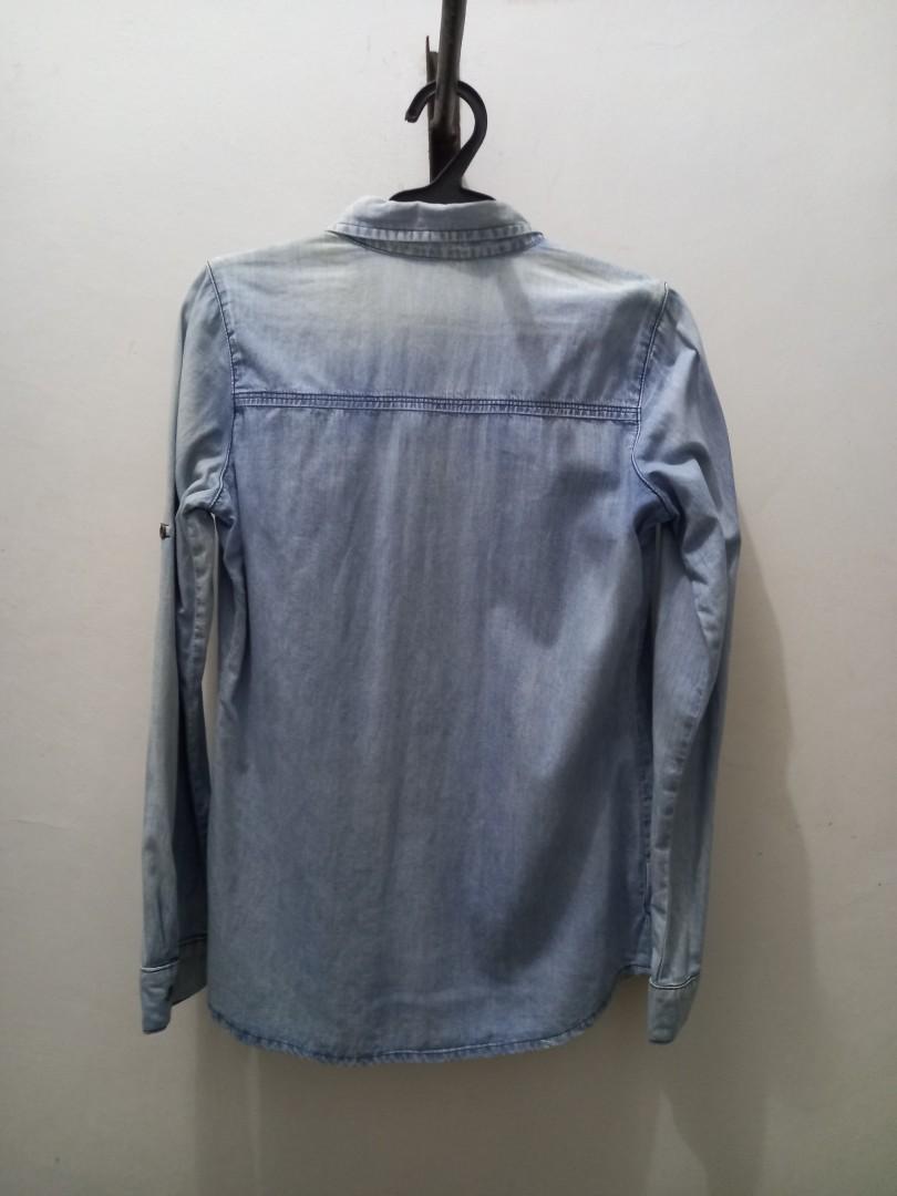 Hot Kiss Denim Longsleeves (Category: Longsleeves) located in Calamba. Submitted by se_asells (Listing ID 1174485048, Image 3). Description: Fits S to M! 24" L 13" W Manage expectations as: °Color may vary due to lighting °Item is pre-loved/thrifted Note: °Item is washed before shipment °Click 'Make Offer' to get | NO CANCELLATION °Payment before shipment Feel free to send a chat for questions!.