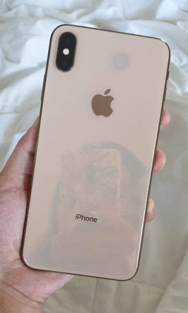 Iphone XS Max 64gb Gold (Category: iPhone X Series) located in Muntinlupa City. Submitted by _danicam (Listing ID 1174318675, Image 2). Description: Selling my personal phone -Globed locked -No issues -87% battery health -No history of repair -RFS: upgrade -64gb.