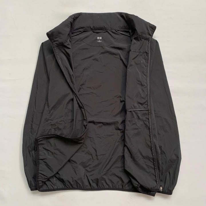 Jaket uniqlo second tipis size XL hitam Fesyen Pria Pakaian