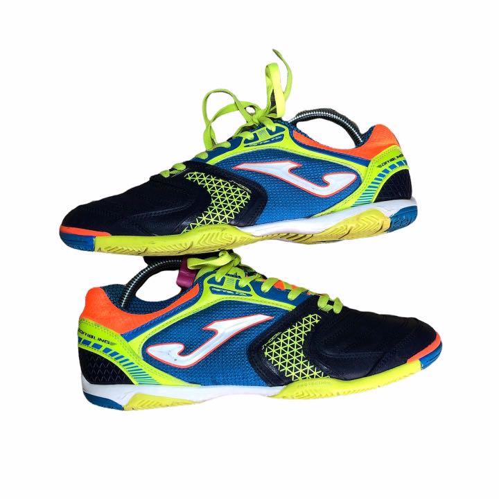 Top futsal sales shoes 218