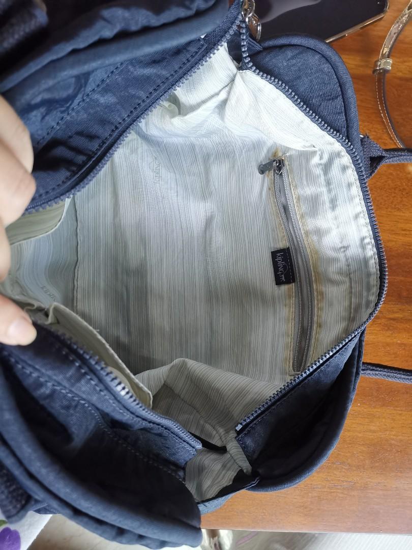 Kipling (Category: Shoulder Bags) located in Singapore. Submitted by yuevewang (Listing ID 1174408845, Image 4). Description: L:44cm H:26cm.