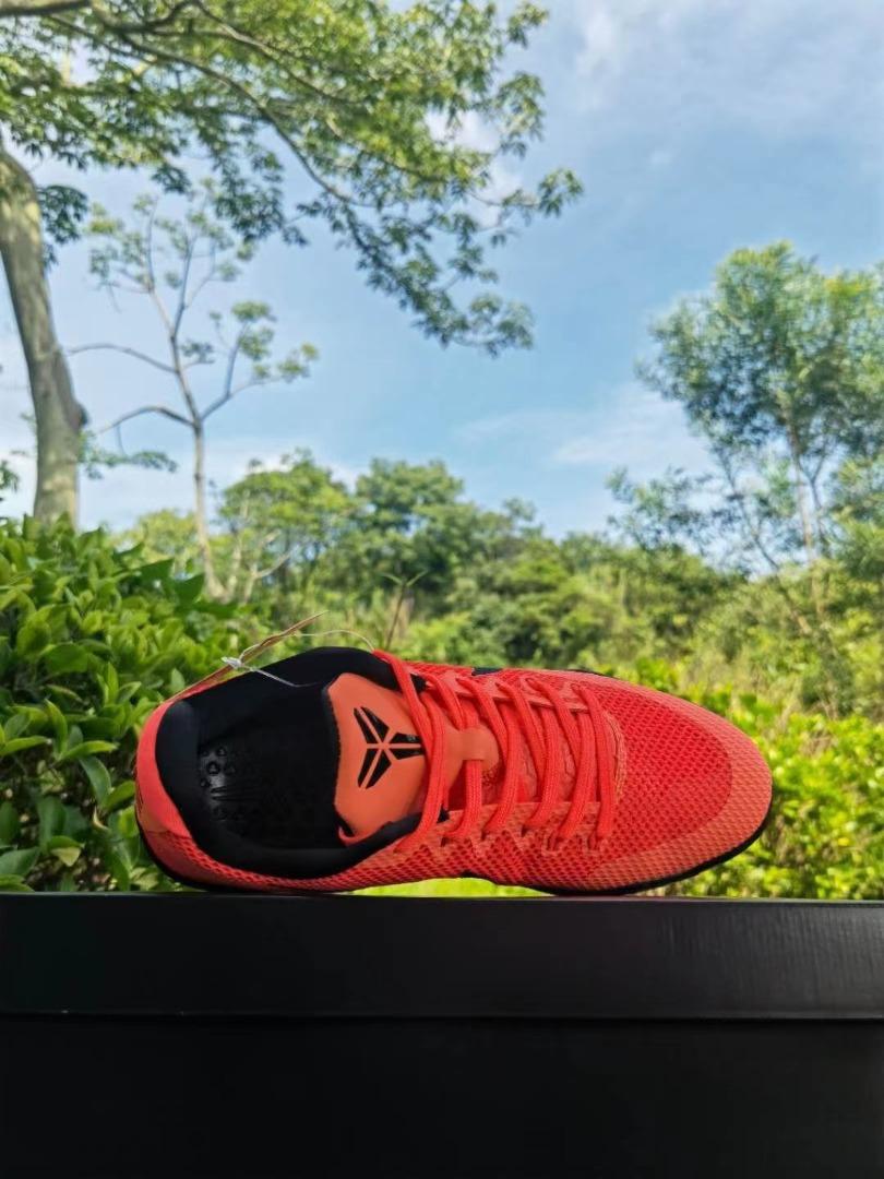 Kobe 11 em barcelona store