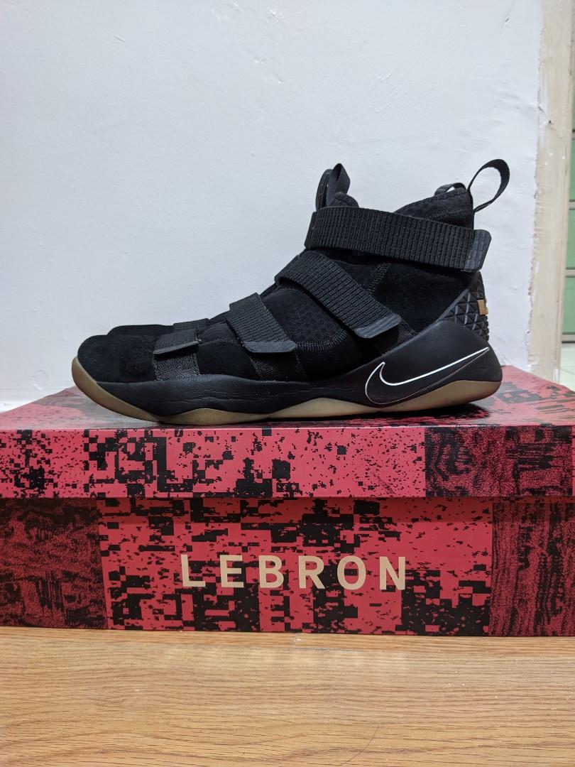 Lebron soldier 11 size 9 top