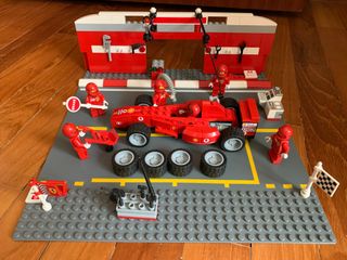 Lego ferrari new arrivals f1 pit set