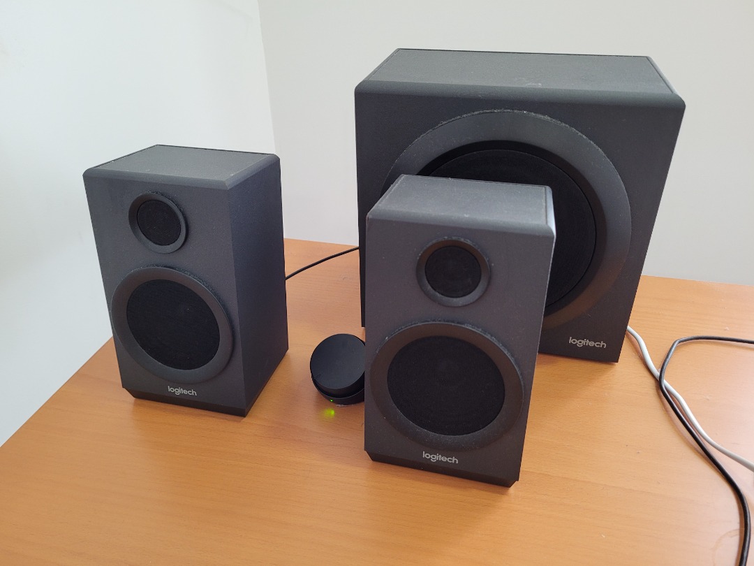 Logitech z333 2.1 multimedia speaker with subwoofer hotsell