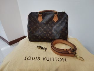 (Category: ) located in . Submitted by PreLovLuxBags (Listing ID 1174514560, Image 1). Description: .