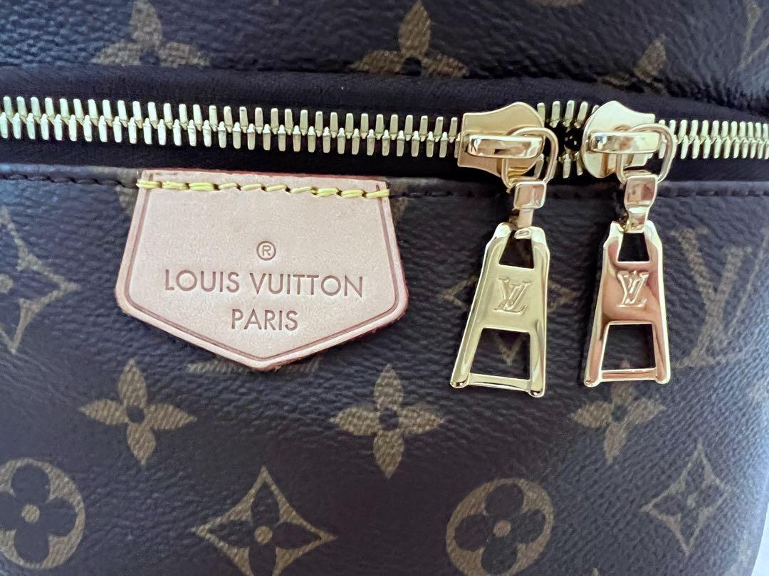 Perfect for anyone! DISCOVERY BUMBAG PM #louisvuitton #bumbag