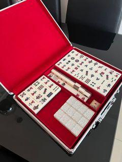 Mahjong table & Mahjong tiles
