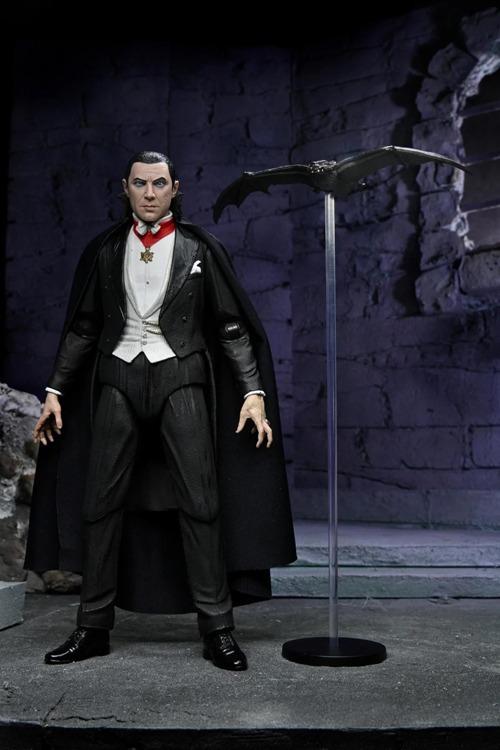 NECA Universal Monsters - 7" Action Figure - Ultimate Dracula ...