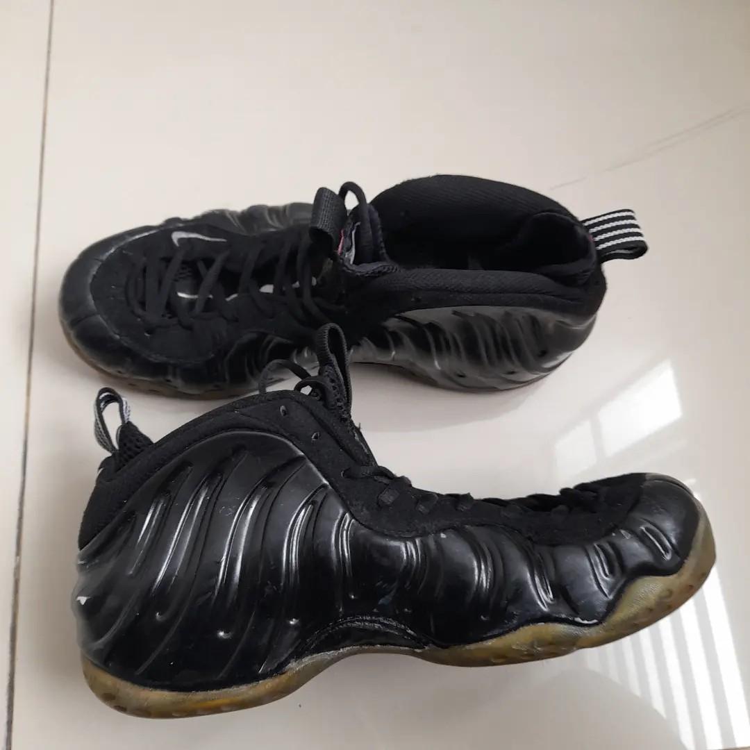 black out foamposite
