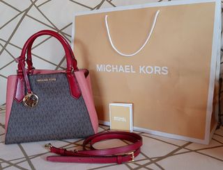 (Category: ) located in . Submitted by GrayCloset (Listing ID 1174436920, Image 1). Description: .