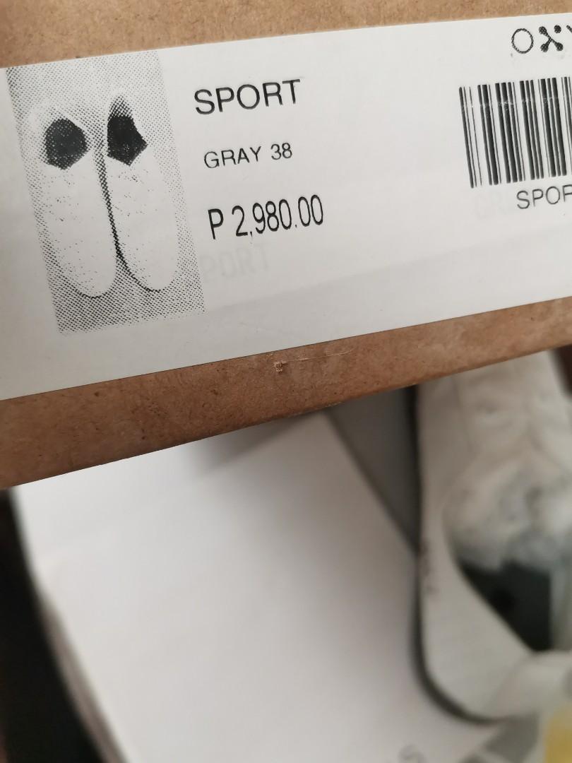 Oxy Originals White Sneakers (Category: Sneakers) located in Talisay. Submitted by charlamirano (Listing ID 1174340390, Image 3). Description: Brand new, with box (Original selling price: PHP2,900).