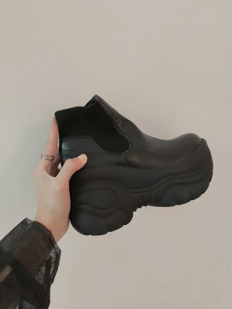 black platform boots dollskill