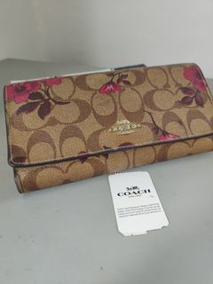 (Category: ) located in . Submitted by k.bagsplus (Listing ID 1174367724, Image 1). Description: .