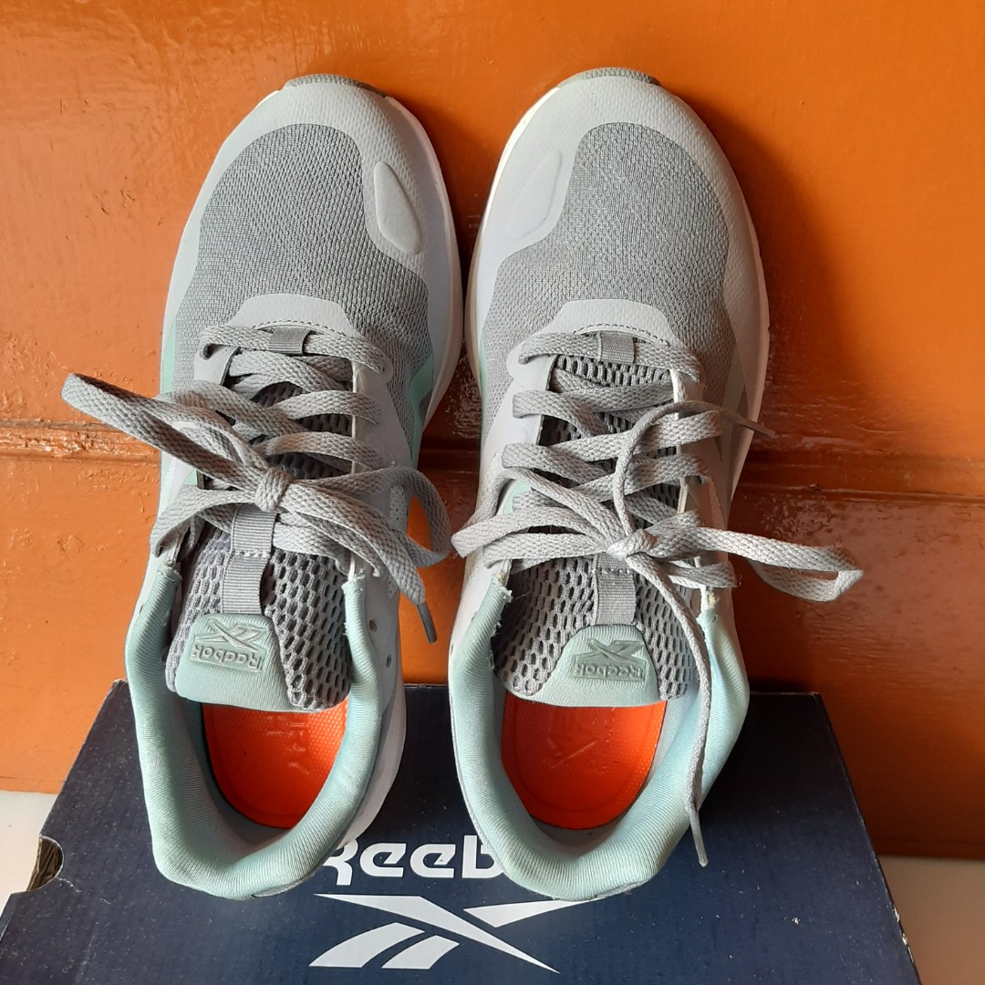 Reebok Runner Memory Tech Fesyen Wanita Sepatu di Carousell