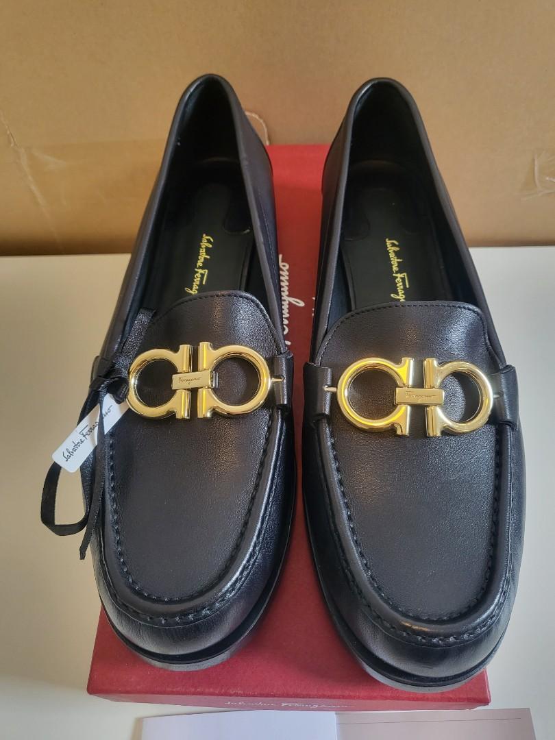 Salvatore Ferragamo Women s Black Rolo Reversible Gancini Loafers 8C