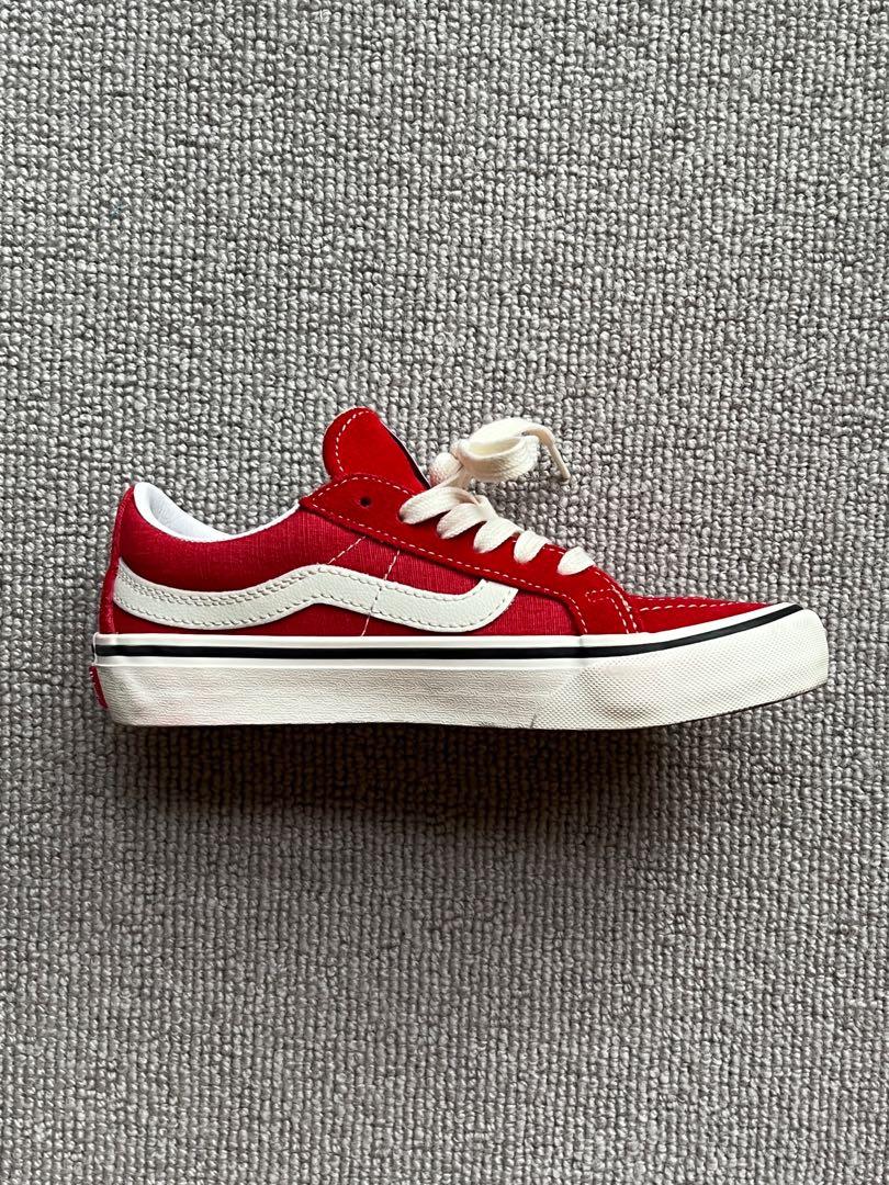 Red vans on sale canvas old skool