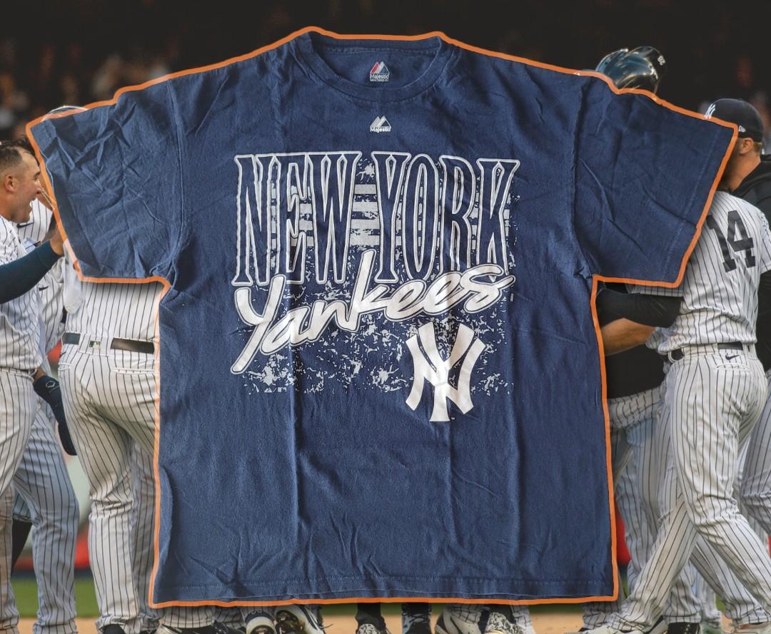 Vintage Philadelphia Phillies Spell Out Majestic T-Shirt - XL