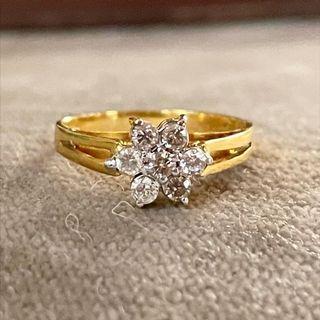 14 karat diamond daisy cluster ring