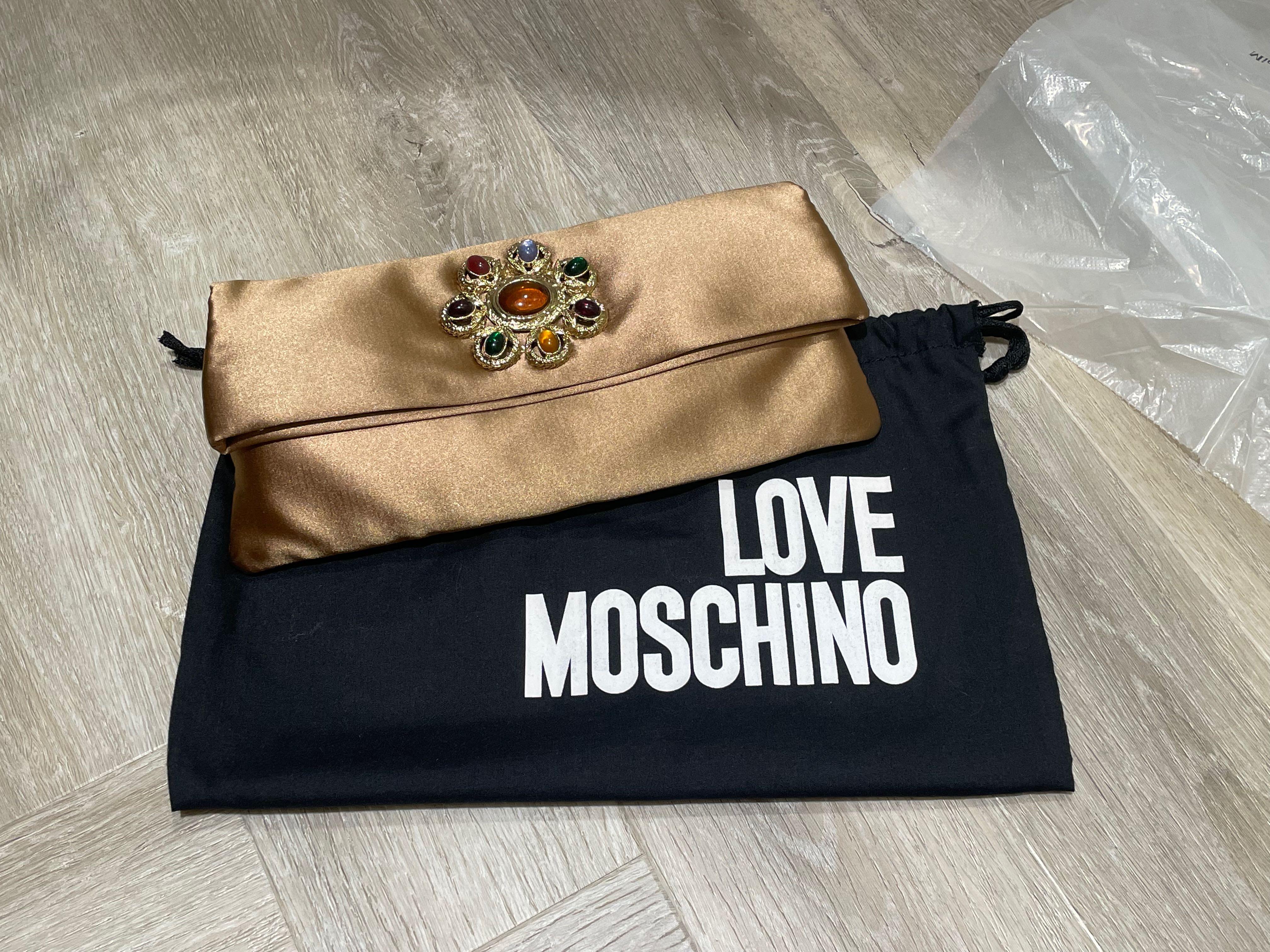 Moschino clutch best sale