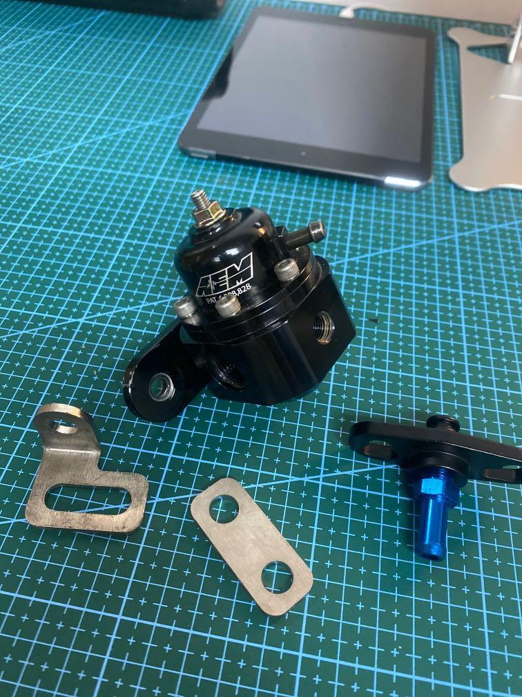 Adjustable fuel pressure regulator AEM 25302BK, Car Accessories