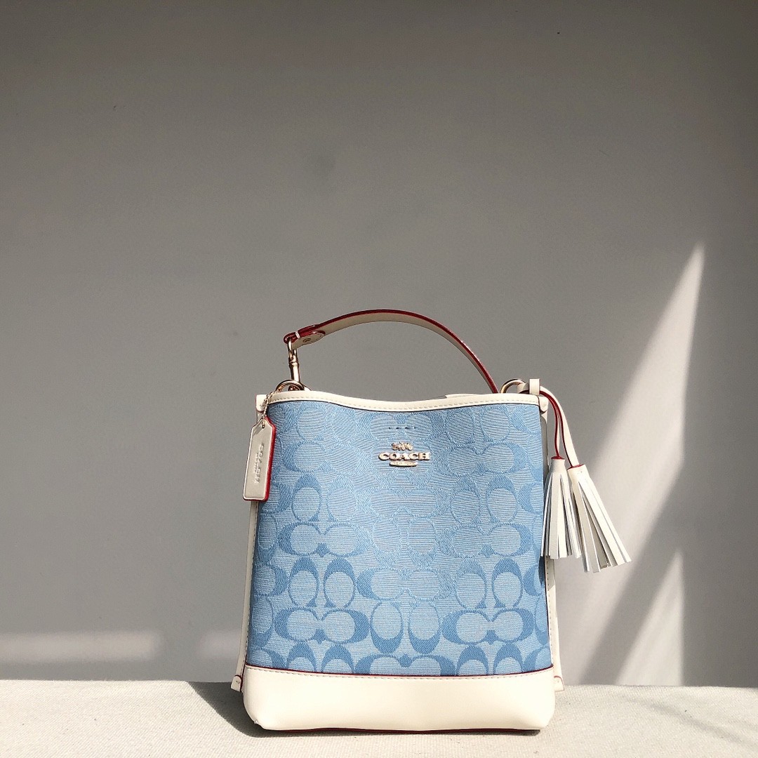 Coach sky blue bag discount