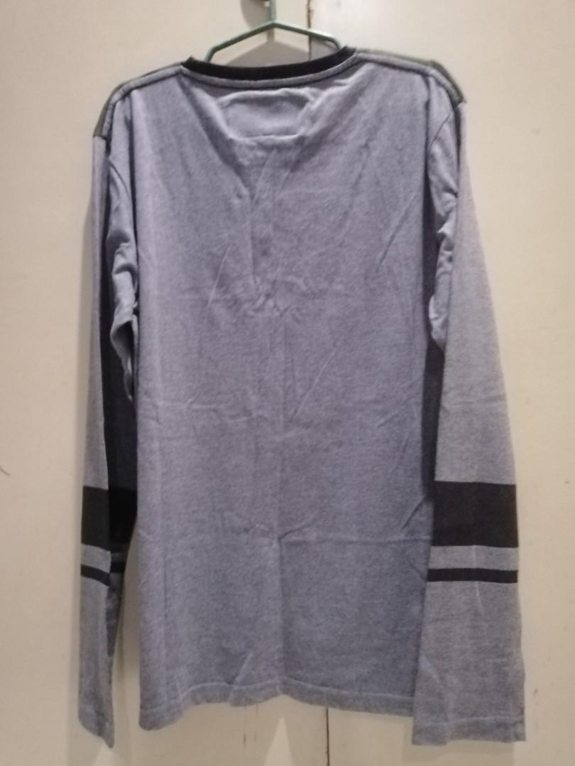 BUM longsleeve tee (Category: Tshirts & Polo Shirts ) located in Alicia. Submitted by wrence_09 (Listing ID 1174645477, Image 2). Description: 300+sf Mop:LBC COP/COD Length: 26 inches Width: 17 inches Sleeve Length: 25 inches Seldom used.