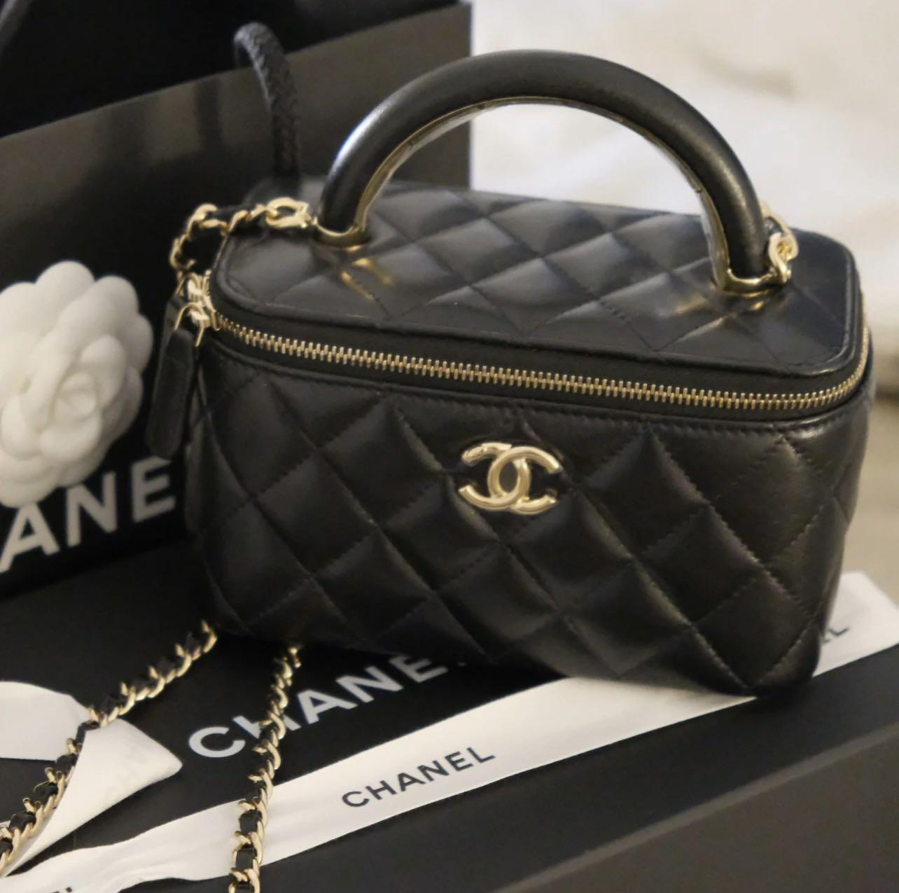 🖤 Chanel 22A Vanity Case (with top gold handle)