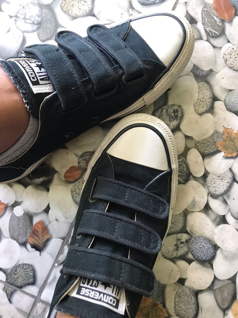 Converse velcro hotsell 37