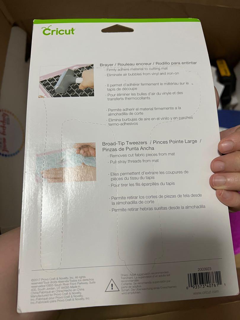 Cricut brayer and remover set, Hobbies & Toys, Stationary & Craft