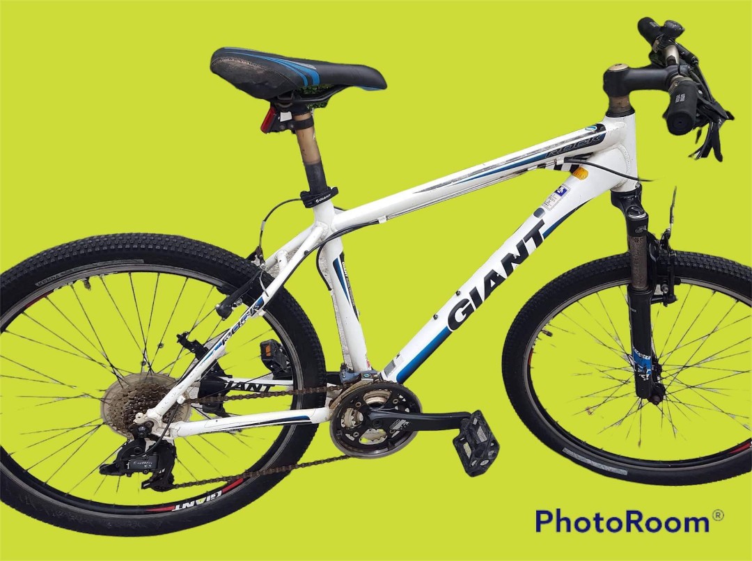 GIANT MTB, Sports Equipment, Bicycles & Parts, Bicycles on Carousell