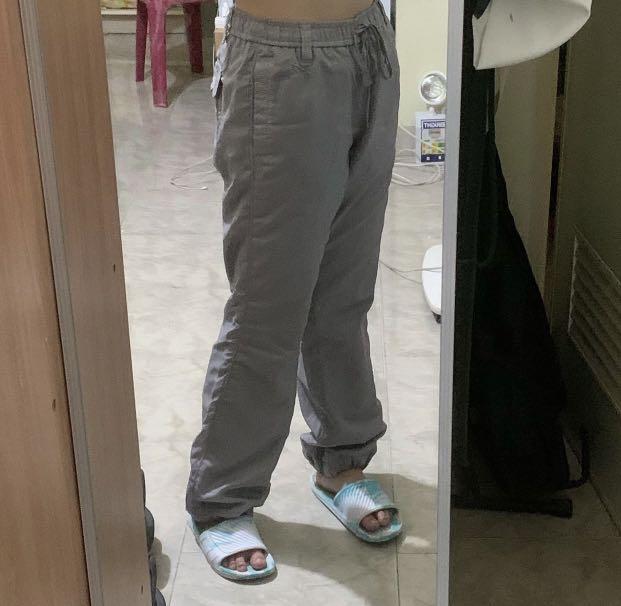 ANN2524: uniqlo women L size jogger/ uniqlo light grey jogger pants,  Women's Fashion, Bottoms, Other Bottoms on Carousell