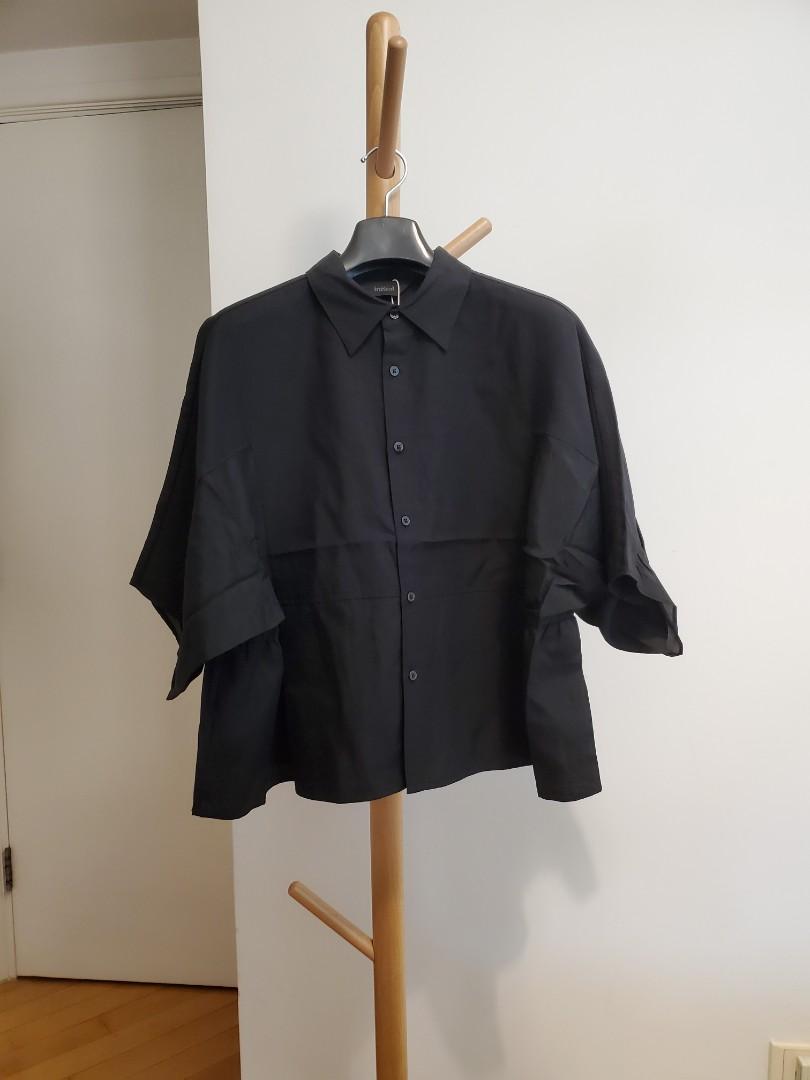 initial top （分類：襯衫）位於 Hong Kong。 由 aprilcher 提交（商品編號 1174582505，圖片 5）。簡介： size 2 單穿或作外套。
