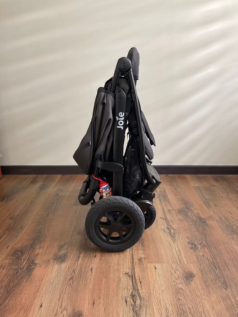 Joie Litetrax 4 S with rain