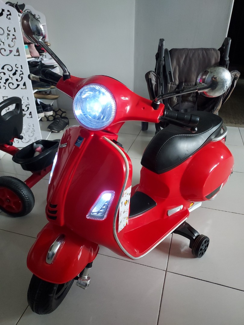 Electric kids vespa hot sale