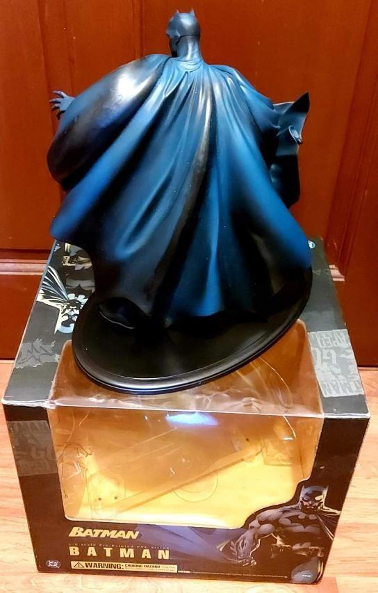 Kotobukiya Batman Hush Jim Lee statue (Category: Figurines & Statues) located in Pasig City. Submitted by flash0526 (Listing ID 1174650905, Image 2). Description: BIB 1/6 scale Kotobukiya ArtFX Jim Lee Hush Batman PVC statue of the original and rarer Blue and Gray version is priced at PHP6,500 only (Previously,000). Still in very good condition with minor blemishes..