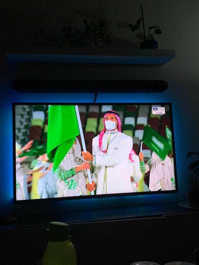 LG TV 49 inches (Category: TV) located in Pasig City. Submitted by zekethefreak12 (Listing ID 1174634690, Image 2). Description: 49LT340C LG TV 49 inches Commercial model (for hotels) Full HD 400 nits brightness Non-Smart TV Remote control No box Dead pixel on top and lower right of the screen (unnoticeable) With TV stand No box.