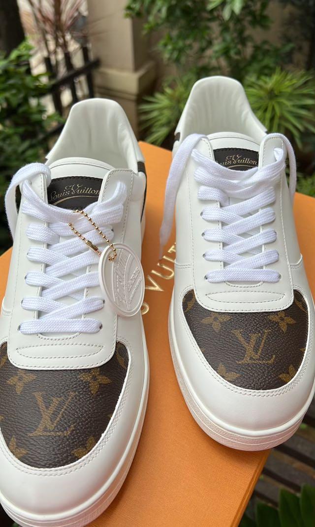 Rivoli leather low trainers Louis Vuitton Silver size 9 UK in