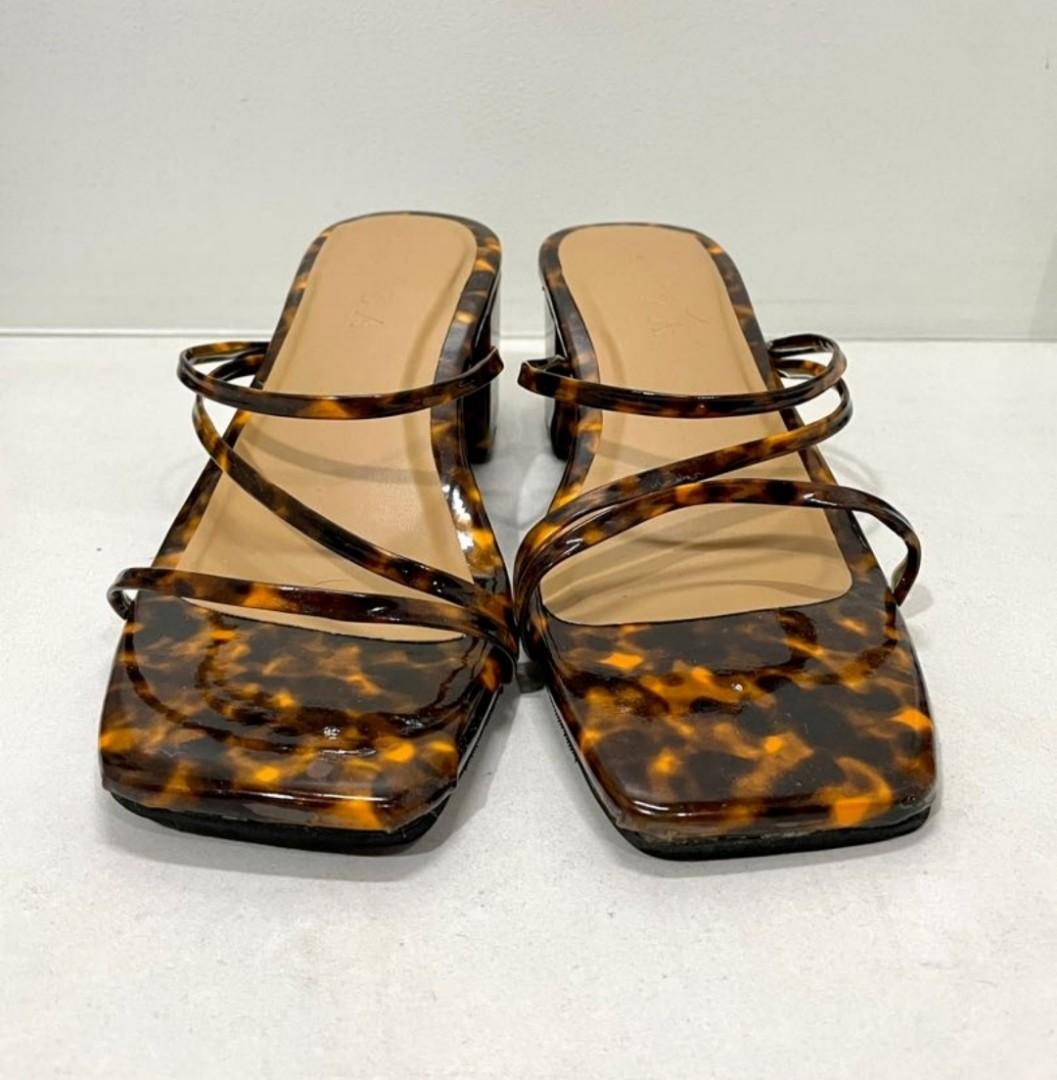 Marble Block Heels, Women's Fashion, Footwear, Heels on Carousell