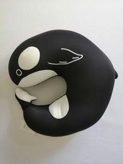 Mumuso Orca neck pillow