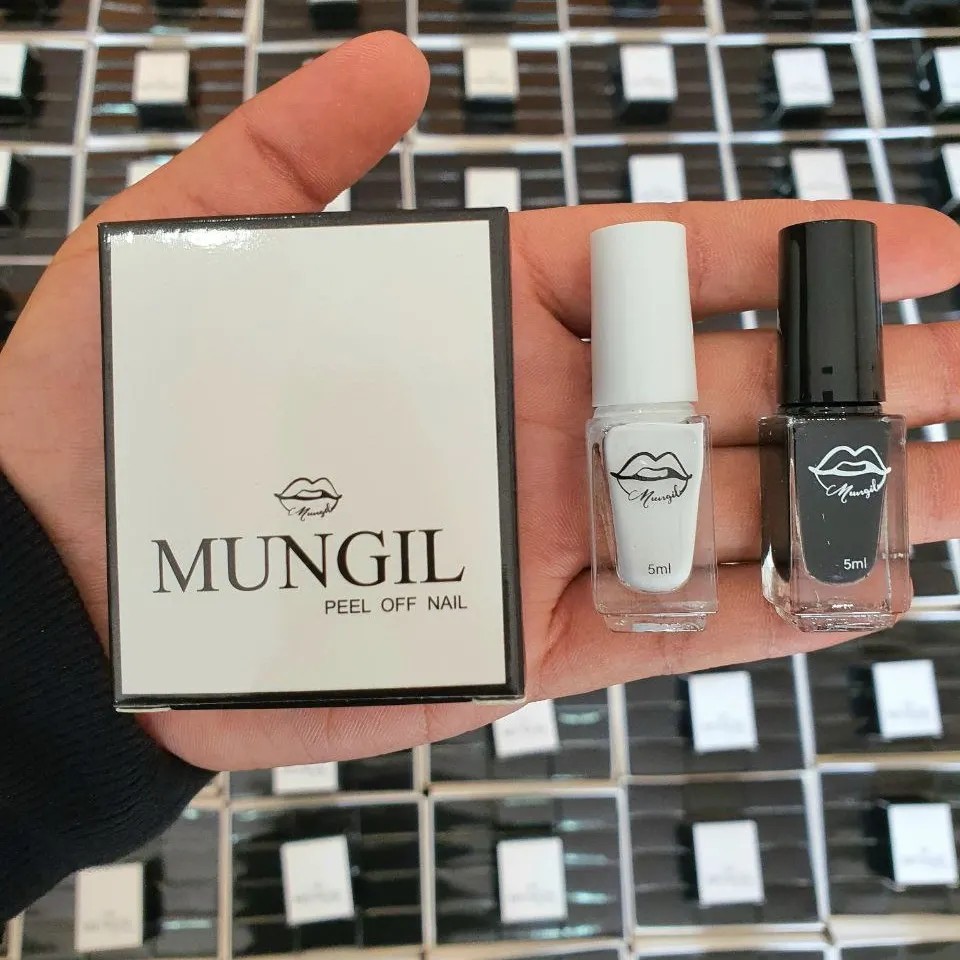 Mungil peel off Black White Edition, Beauty  Personal Care, Hands  Nails  on Carousell