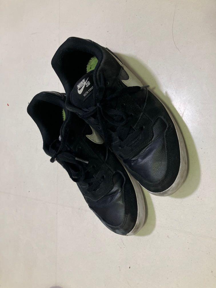 nike shoes sbs