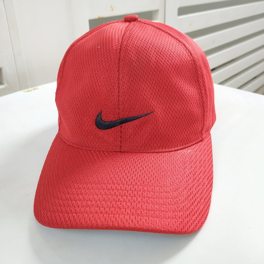 NIKE VINTAGE RED HAT DRIFIT TAG SILVER SPORT AMERICAN AMERICA USA