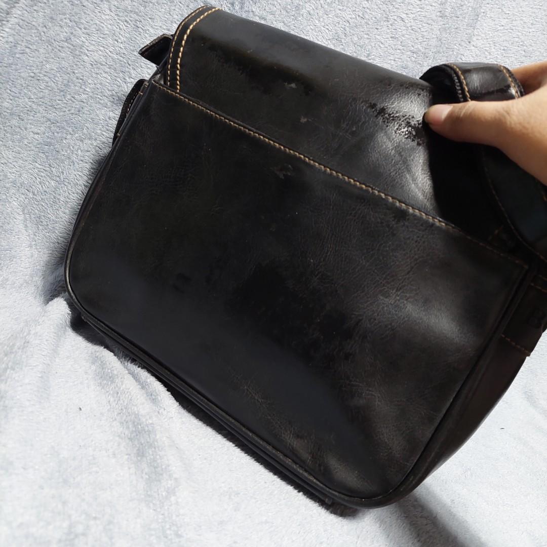 original hugo boss sling bag for men, Men's Fashion, Bags, Sling Bags