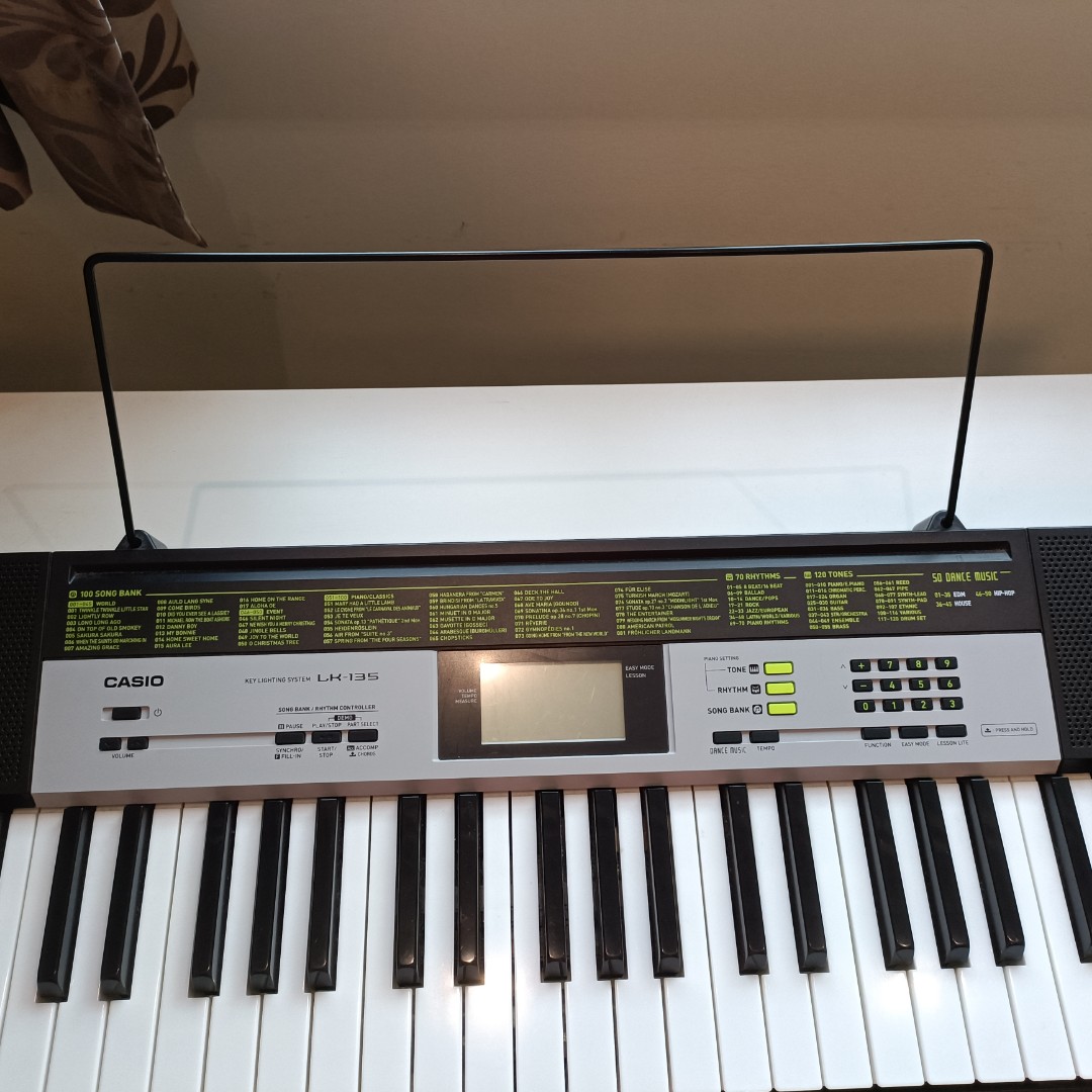 Piano Keyboard Casio LK 135 Hobbies Toys Music Media