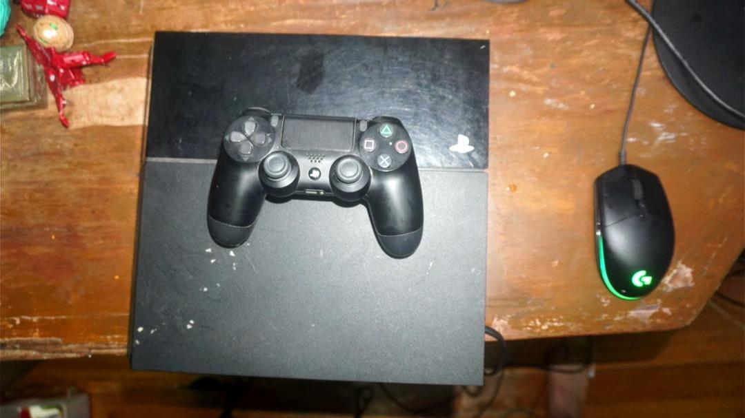 Ps4 With Controller Video Gaming Video Game Consoles Playstation On Carousell