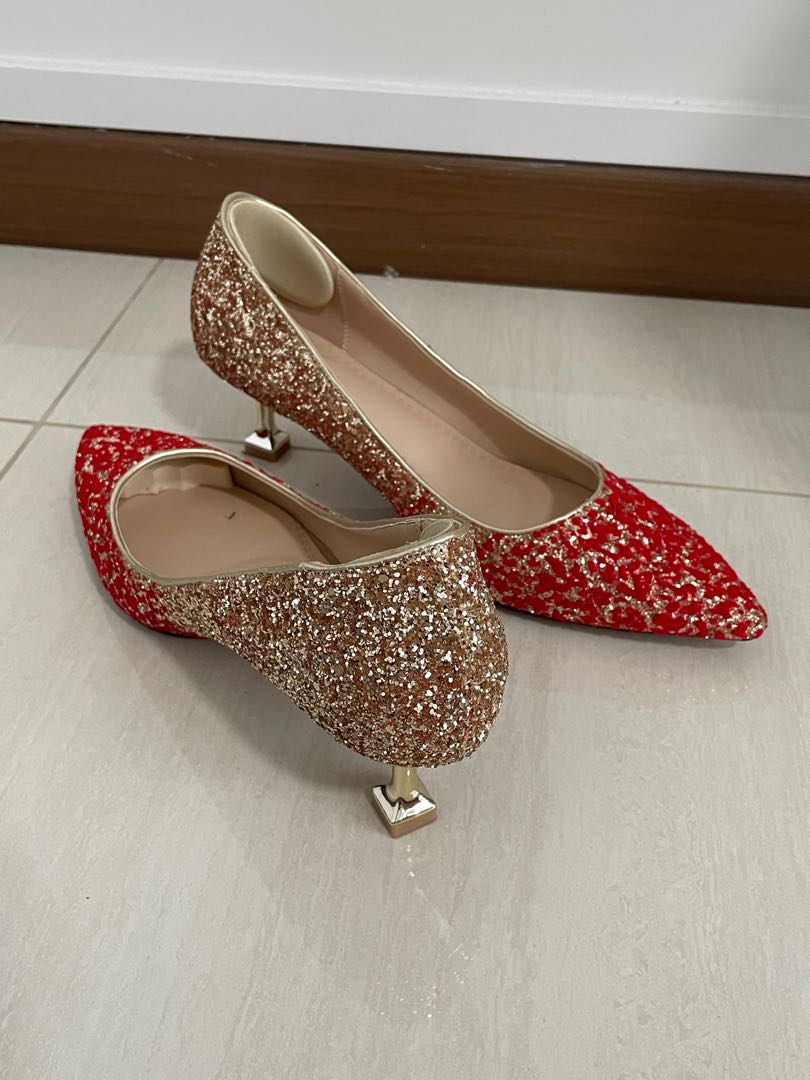Red gold shoes top