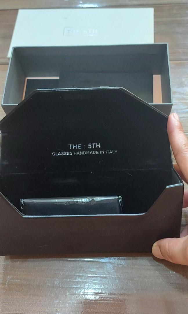 Sale!!! Sunglasses 5th brand (Category: Sunglasses & Eyewear) located in Manila. Submitted by mhaze20 (Listing ID 1174538520, Image 3). Description: selling my brand new sun glasses for P2k only #5thbrand.