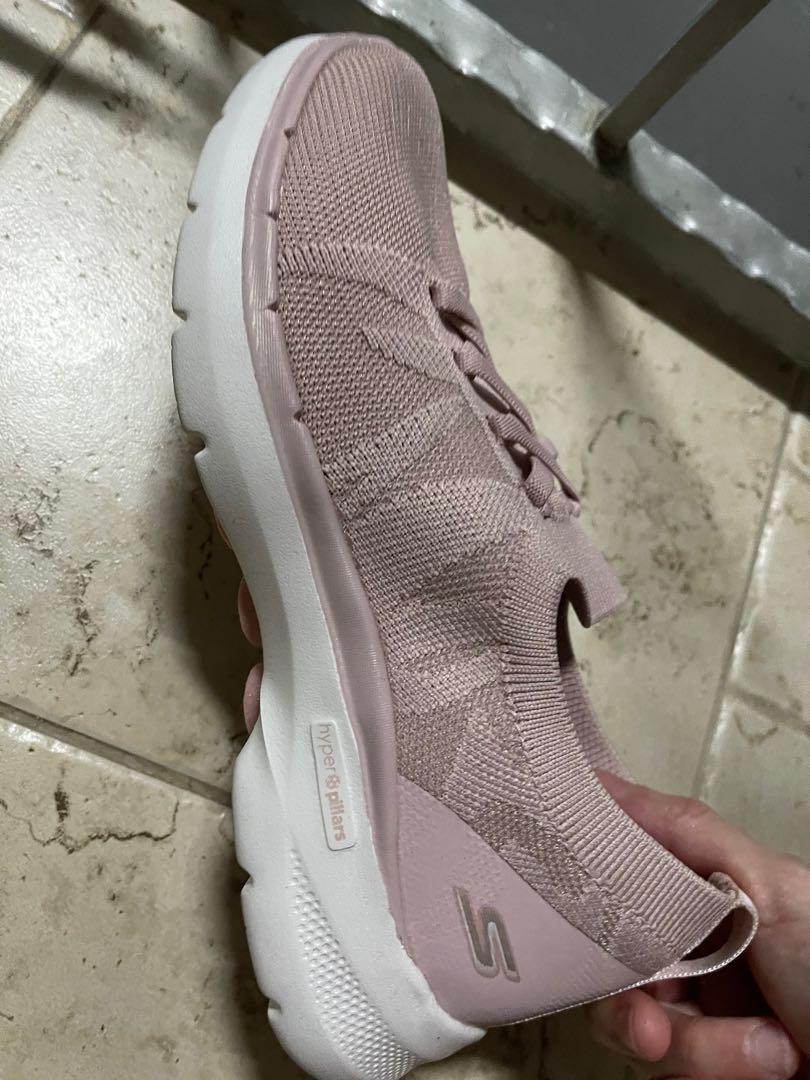 New womens skechers 2025